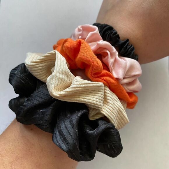 Set of 5 Scrunchies - Picture 1 of 2